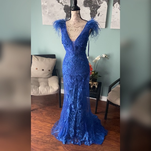 NWT sparkly tight fitted blue feather prom dress, pageant gown or formal dress - Picture 5 of 5